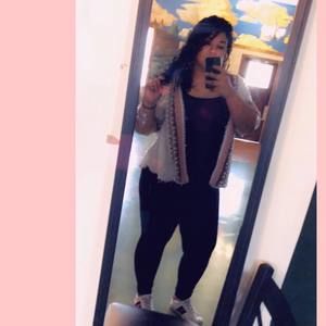 Meet your Posher, Elvia